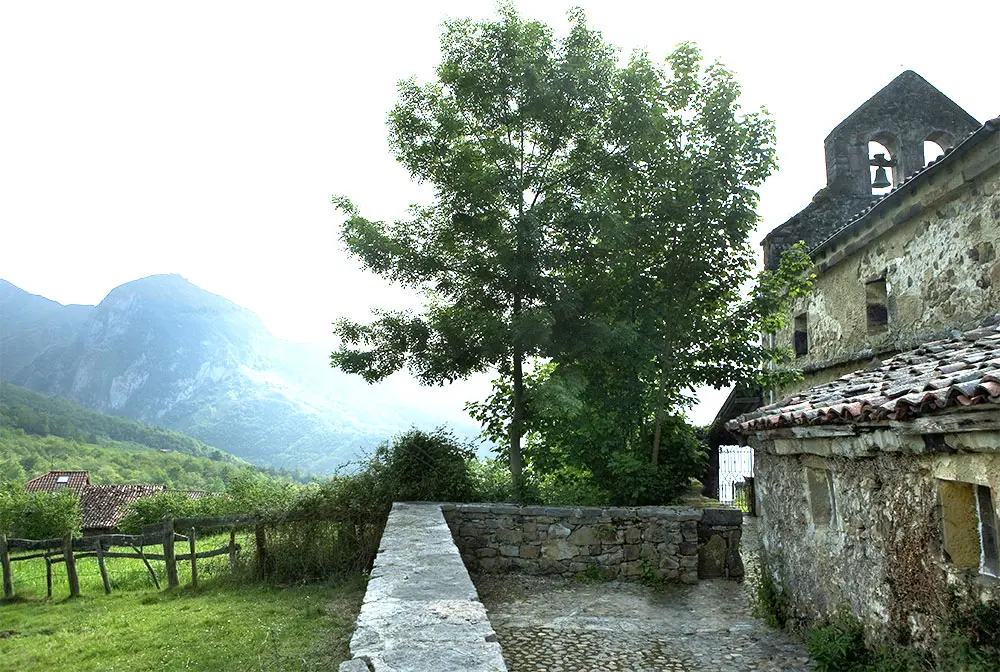 Capilla Ladines Apartamentos Benaki Ladines