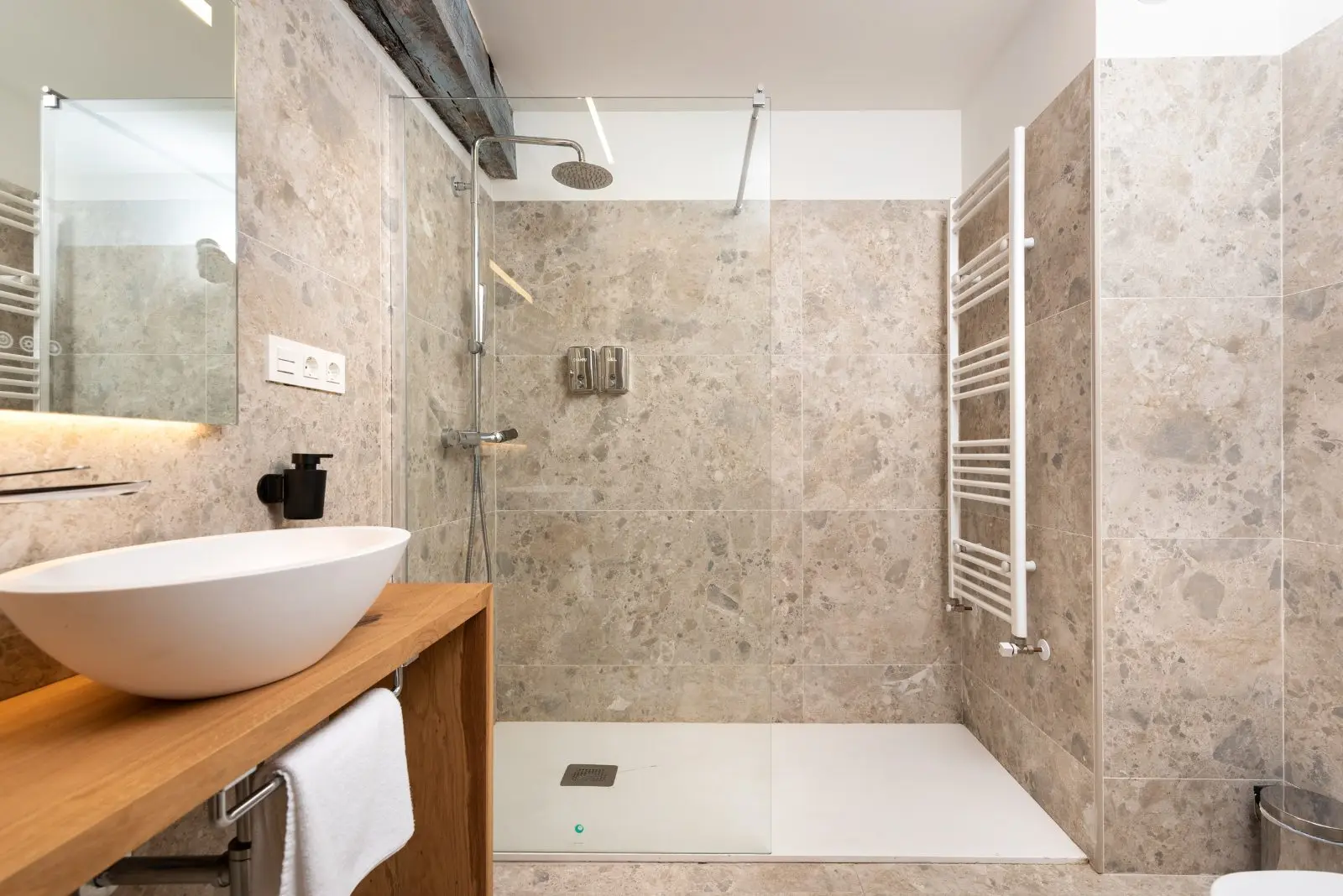 Benaki 92b 28 apartamentos Benaki bano B92B Apartamentos Benaki Ladines